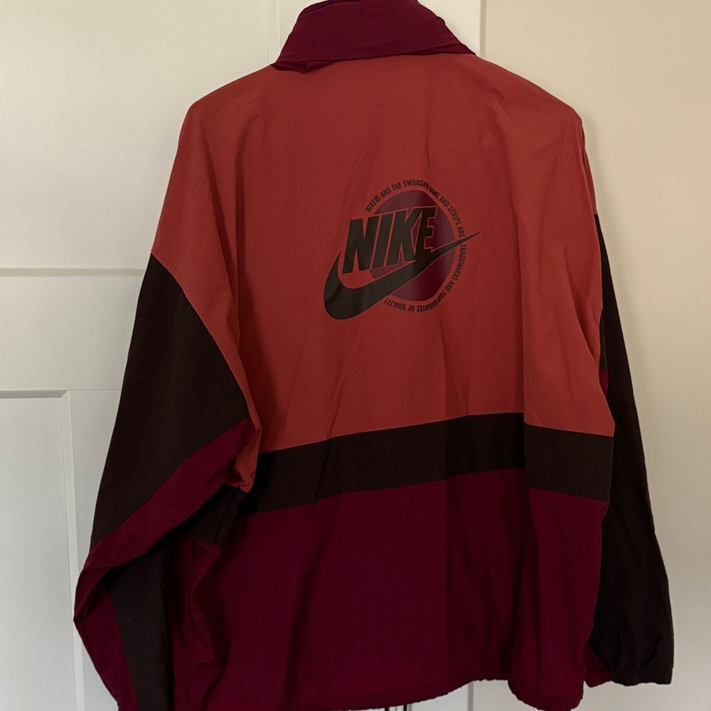 Nike Packable Windbreaker Jacket - image 3